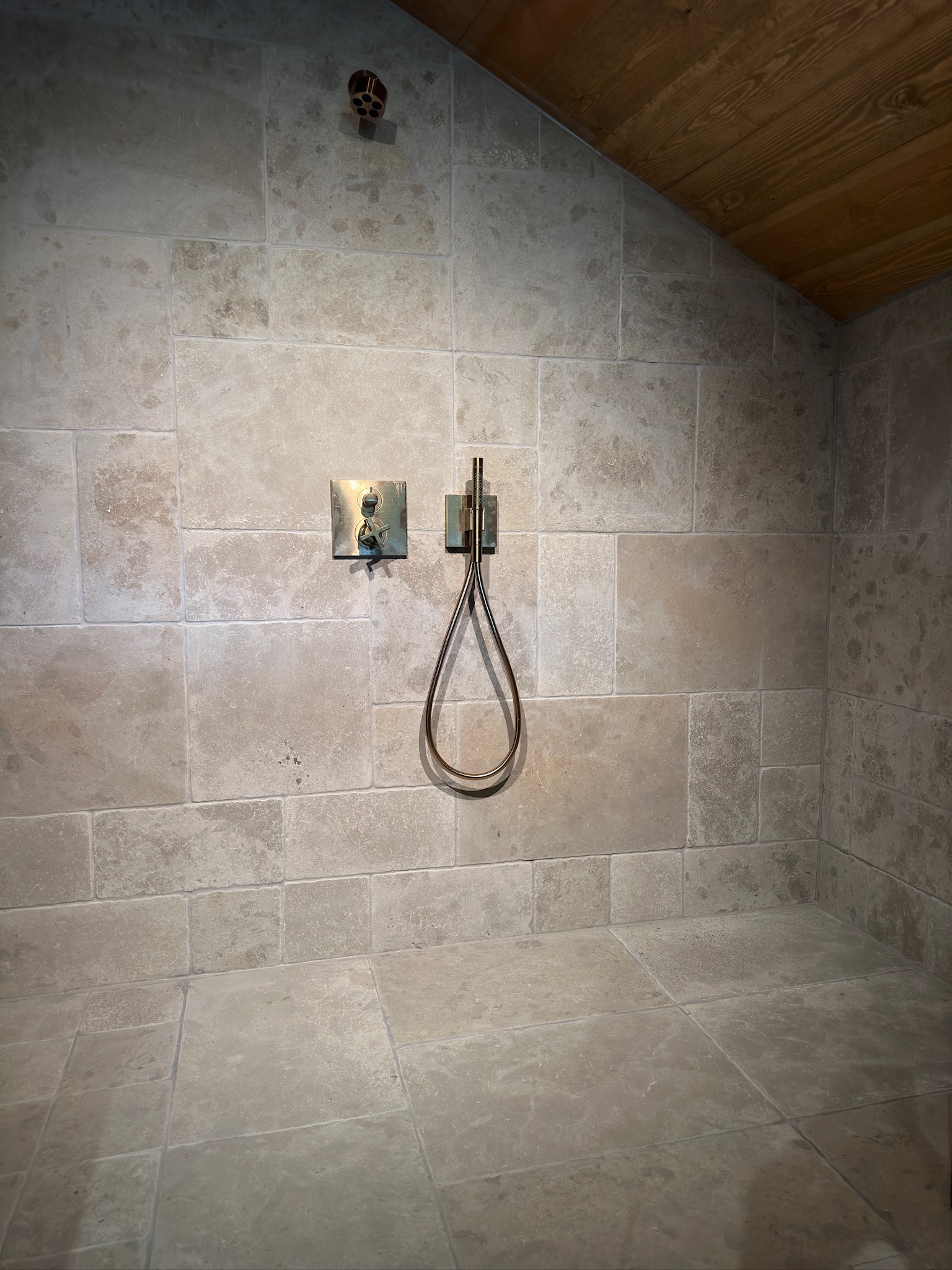 Rustikke kalkstenfliser Bastide beige