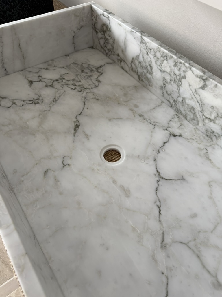 Arabescato marmorservant, stenvask