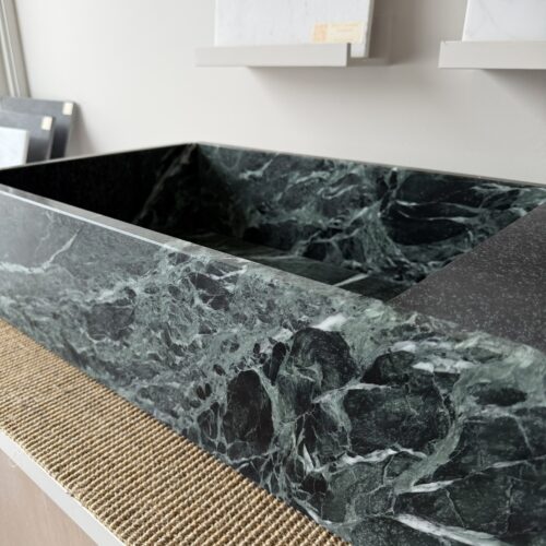 Eksklusiv servant i ekte natursten til bad og gjestebad.