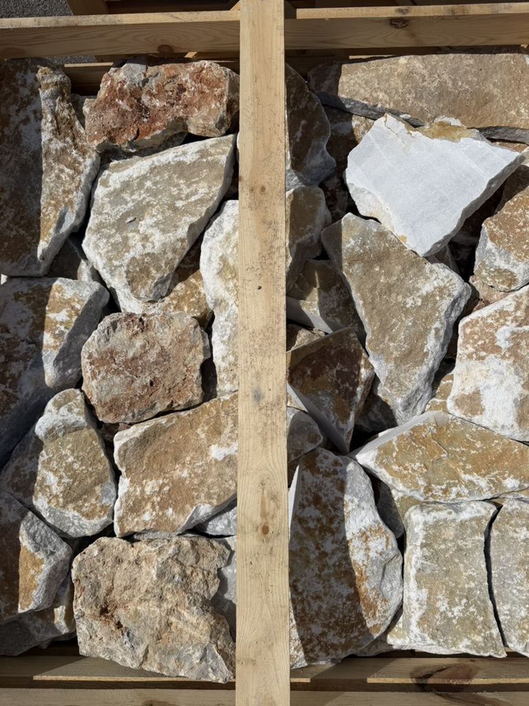 Naturstein til ute og inne-område. Ammos bekledningssten fra Hellas