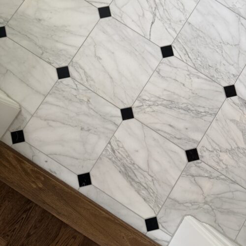 Marmorfliser ottogano calacatta & nero marquina 30x30